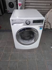 Front load hot washer 9kg inverter Electrolux