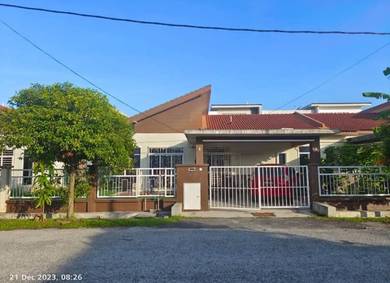Semi-Detached House For Rent in Sepang,SGR
