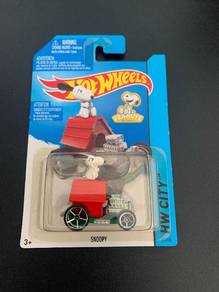 Hot Wheels Peanuts Snoopy