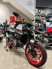 Ducati Monster 937