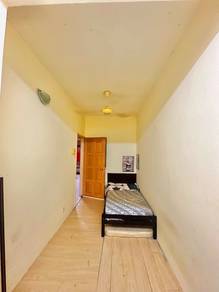 Room in Seri Kembangan, SGR