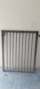 small back gate (92cm widthx 115cm height)