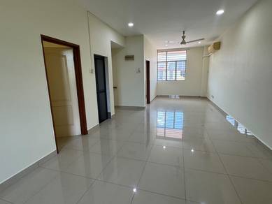 Townhouse For Rent in Seri Kembangan,SGR