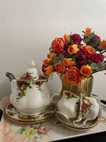 Royal Albert Old Country Roses Tea set