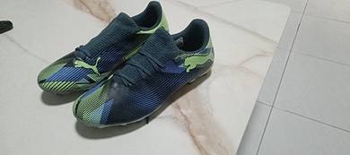 Football boots puma