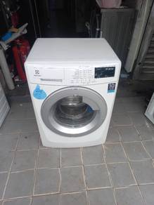 Electrolux inverter front load hot washer 8kg