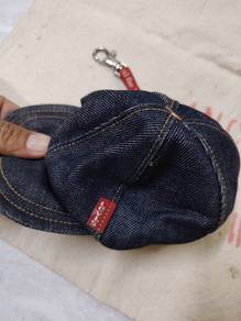 Levis mini hat.