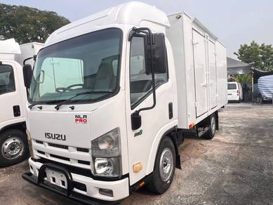 Isuzu NLR pro 13'ft (6 door) local