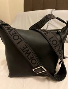 Loewe Cubi Small Leather Crossbody Bag - Black