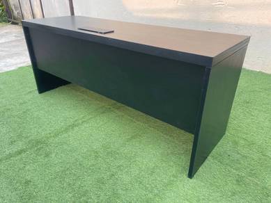 YE92M Meja Tulis 6 Feet Writing Table Dark Sockets