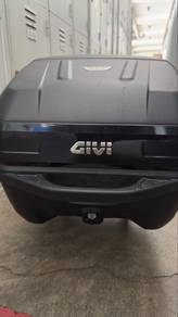 box motor dan rack Givi untuk dijual