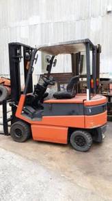 Forklift rental Toyota Forklift 1.5 -2.0 Electric