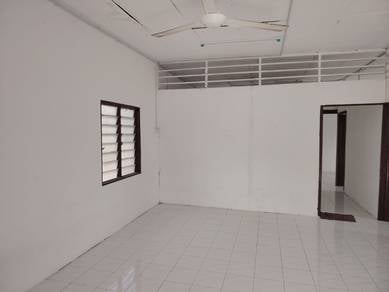 Bungalow House For Rent in Kamunting,PRK