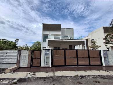 Bungalow House For Sale in Paya Rumput,MLK