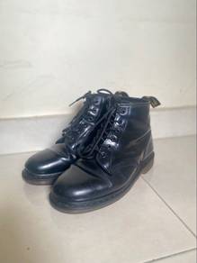 Dr. Martens Black Boots 101