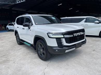 Toyota Land Cruiser 300 GR SPORT in Kajang, SGR