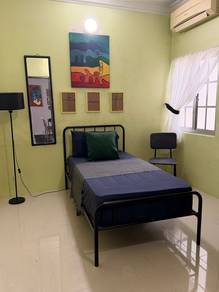 Room in Puchong, SGR