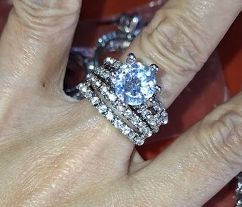  💍 Stunning Rings with Minor Defec