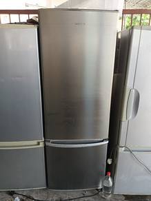 peti sejuk 2 pintu Panasonic elok dan cantik lagi 