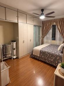 Apartment For Sale in Vista Pinggiran