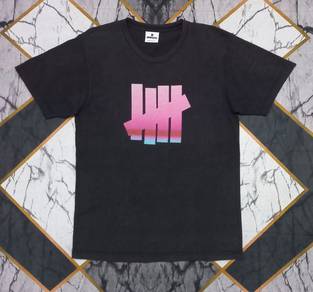 Undefeatead Black t shirt