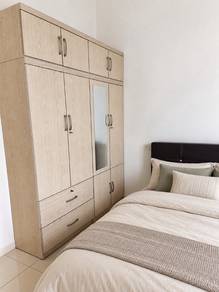 Condominium For Rent in Quay West Residence