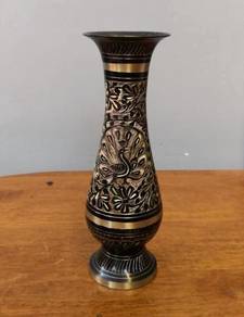 Brass peacock vase tembaga