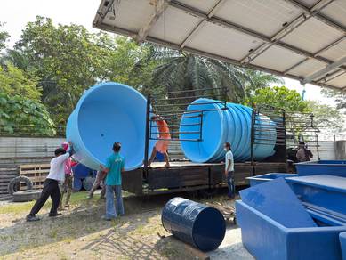 Fiberglass Hatchery Tank / Fish Aquarium tank