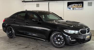 BMW 330i 30i M SPORT in Seri Kembangan, SGR