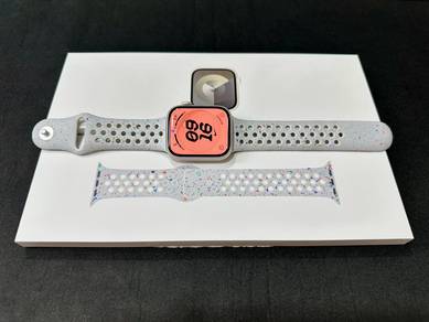 Apple Watch Nike Series 9 GPS (45mm) Starlight Alu
