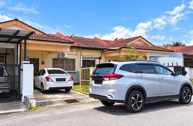 1-storey Terraced House For Sale in Banting,SGR