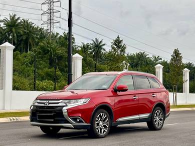 Mitsubishi Outlander 2.0 AWD in Johor Bahru, JHR