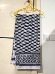 Tudung Corak Arab Hitam Putih