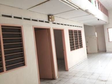 Shop lot For Sale in Karak,PHG