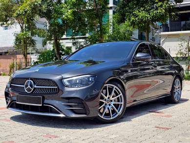 Mercedes Benz E300 300 AMG LINE in KLCC, KUL