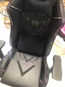 tt racing gaming chair wakanda forever