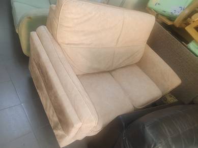 10/9 2 set sofa 