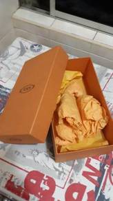 Empty Ladies Shoe Box Tods