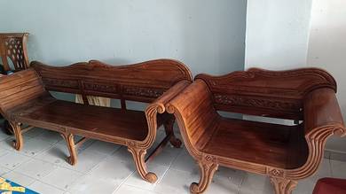 Kerusi jati untuk dilepaskan