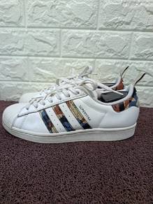 uk8.5 Adidas Superstar White Army