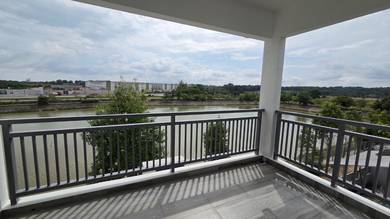 2.5-storey Terraced House For Sale in Rawang,SGR