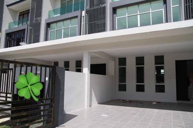 3-storey Terraced House For Sale in Kajang,SGR