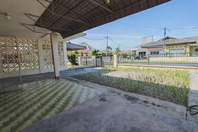 Semi-Detached House For Sale in Ujong Pasir,MLK