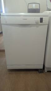 Bosch Series 4 Freestanding Dishwasher (SMS50E83EU