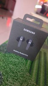 Samsung Galaxy Buds 4 Pro (Lightly Used)