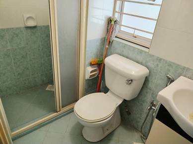 Room in Puchong, SGR