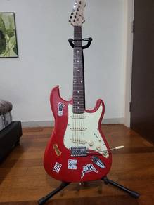 red sqoe electric guitar