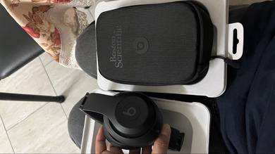 beats studio pro headphone