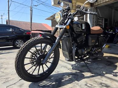 Momos Daytona 250 Cafe Racer