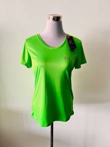 Under Armour top size S women (New)